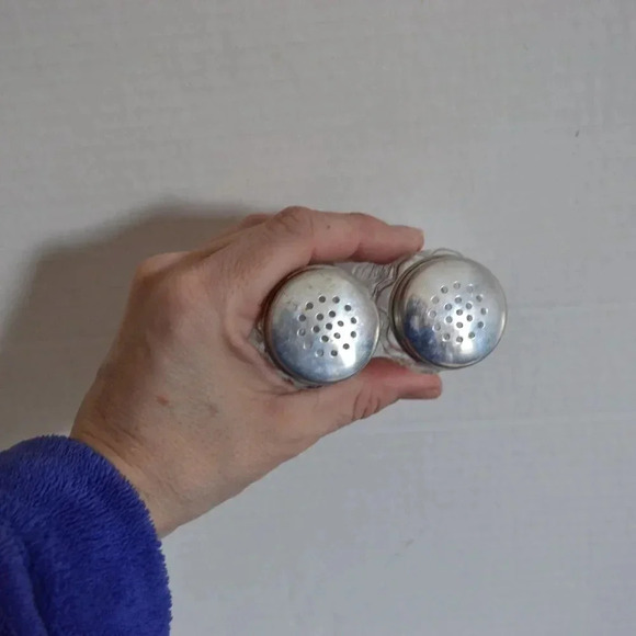 Vtg Anchor  Hocking S&P Shakers - Picture 4 of 7